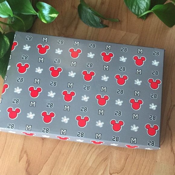 Mickey Mouse Zip Around Wallet - Picture 7 of 9